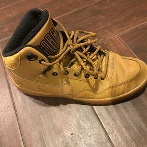Men’s hi top boots